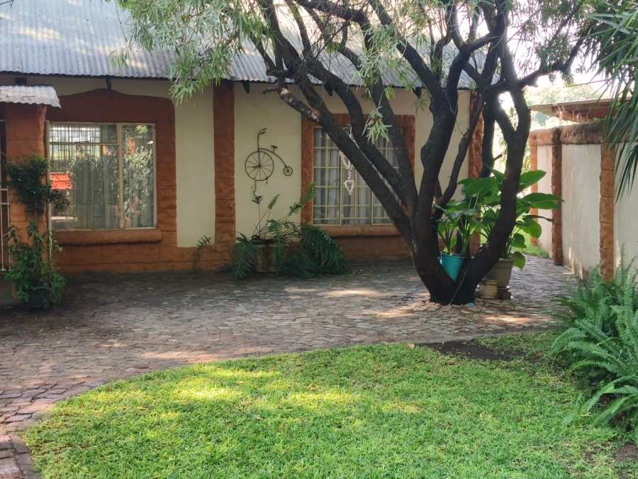 Commercial Property for Sale in Hartbeesfontein North West